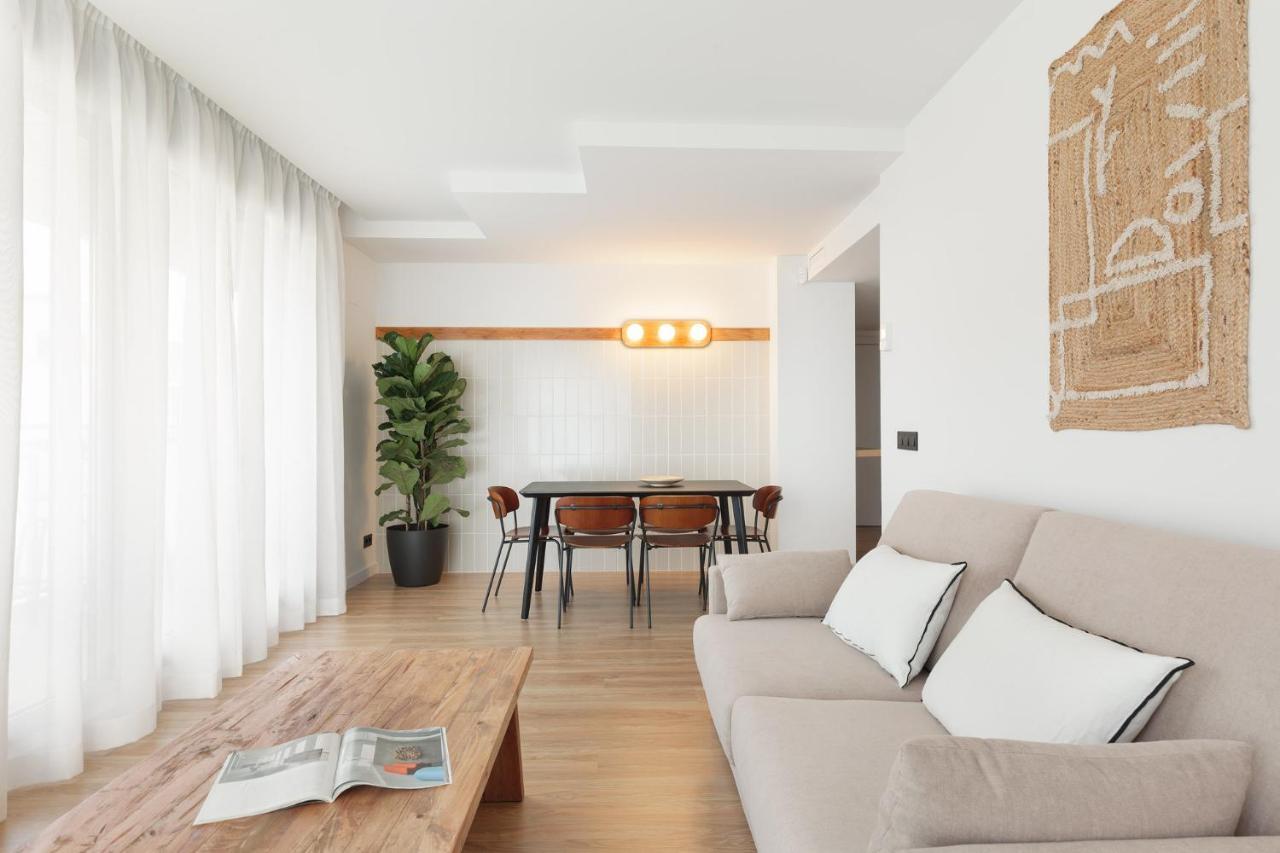 Port Forum Apartments By Olala Homes Сант Адриа де Бесос Екстериор снимка