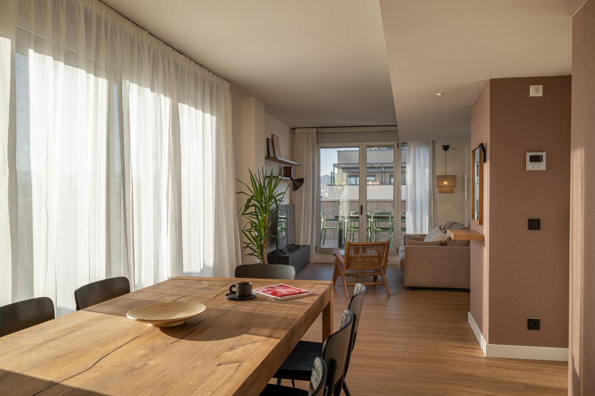 Port Forum Apartments By Olala Homes Сант Адриа де Бесос Екстериор снимка