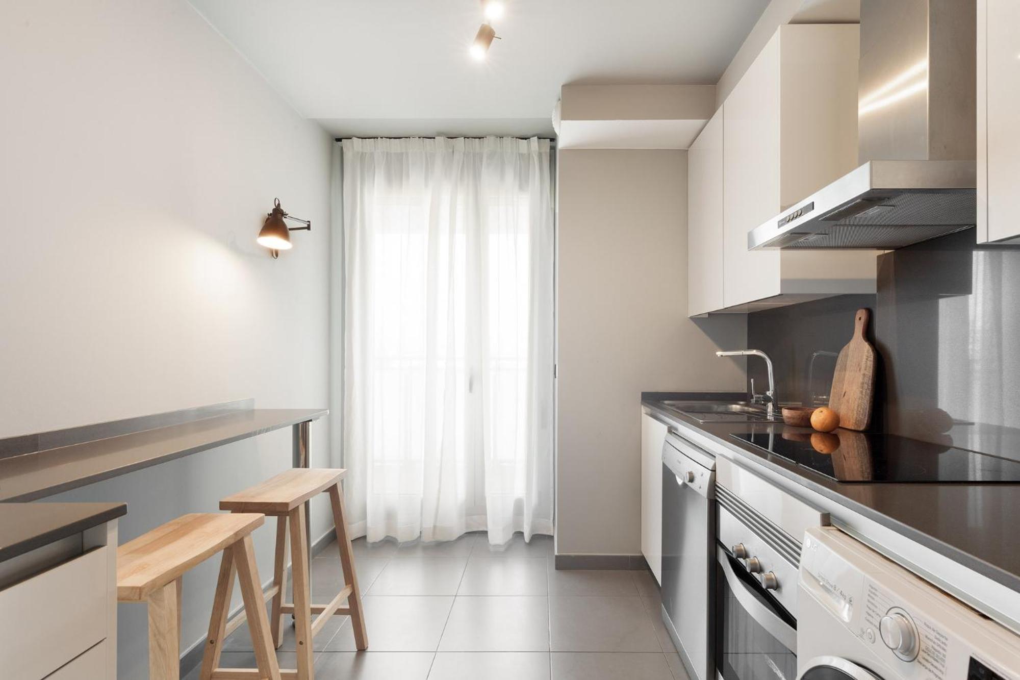 Port Forum Apartments By Olala Homes Сант Адриа де Бесос Екстериор снимка